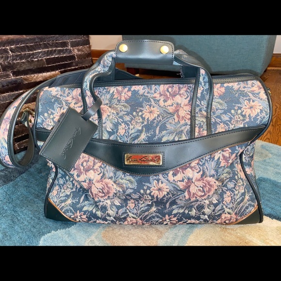 Gloria Vanderbilt Bags Gloria Vanderbilt Vintage Duffle Bag Poshmark